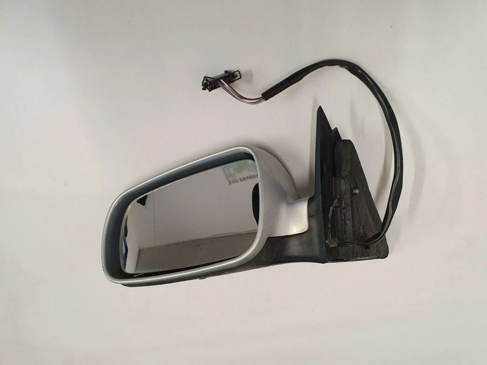VW Passat 3BG exterior mirror outside left 3B0857933B LA5E silver K13
