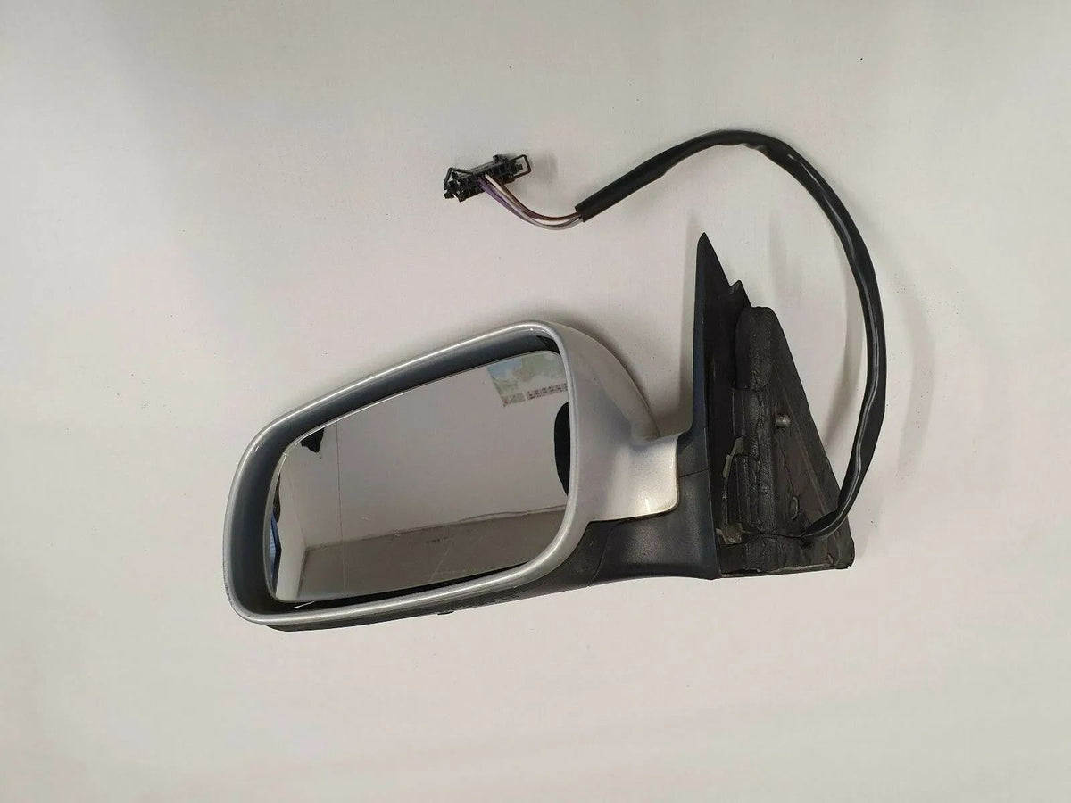 VW Passat 3BG exterior mirror outside left 3B0857933B LA5E silver K13