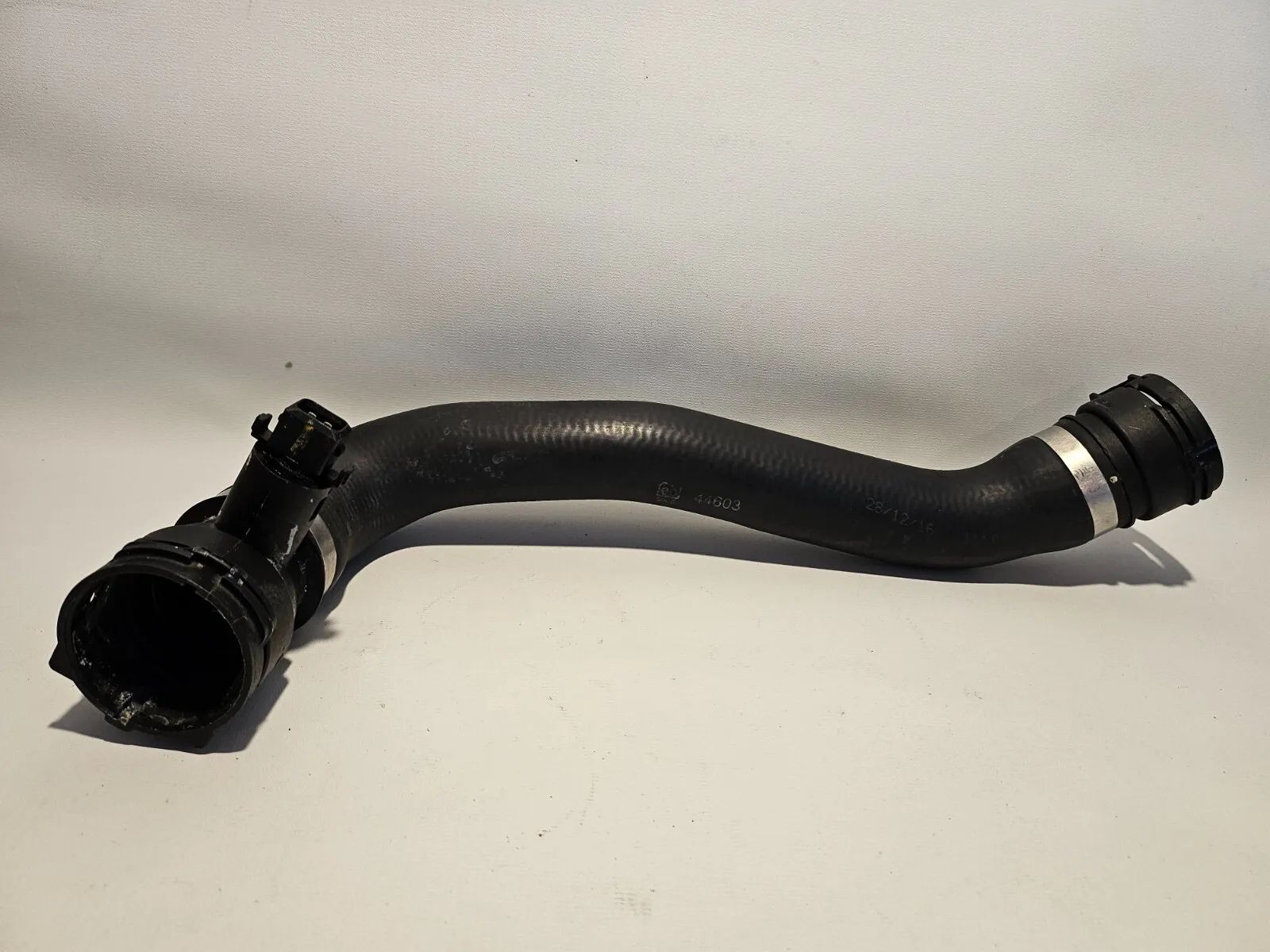 Orijinal BMW E61 525i M54 Radyatör Hortumu Soğutma Suyu Hortumu FEBI 4460