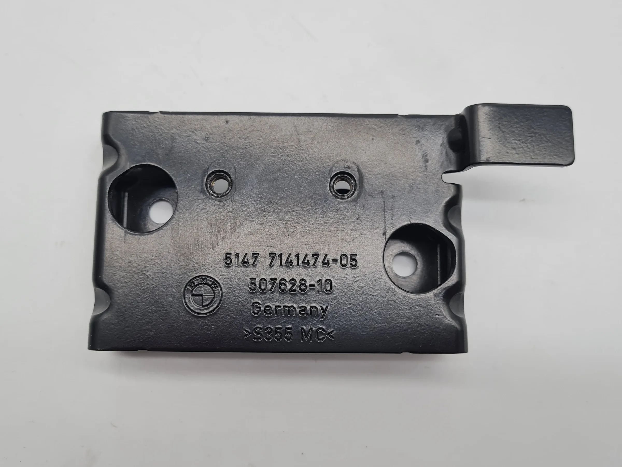 Original BMW 3er (E91) Halterung Kofferraum Rollo Adapter Rechts 51.47-7141474