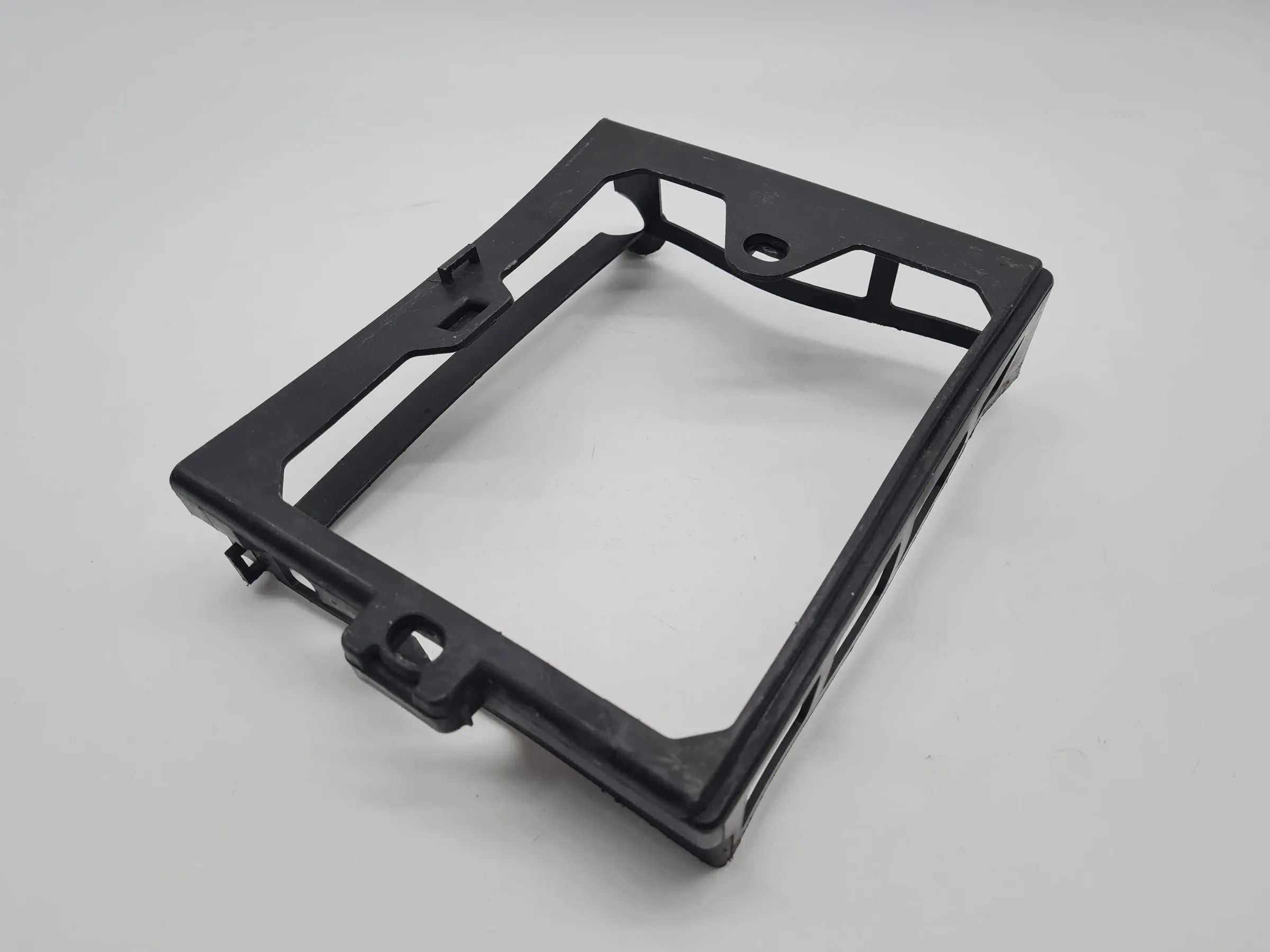 Original Renault 19 (L53) Halterung Einspritzmodul 7700859146 / 91104100