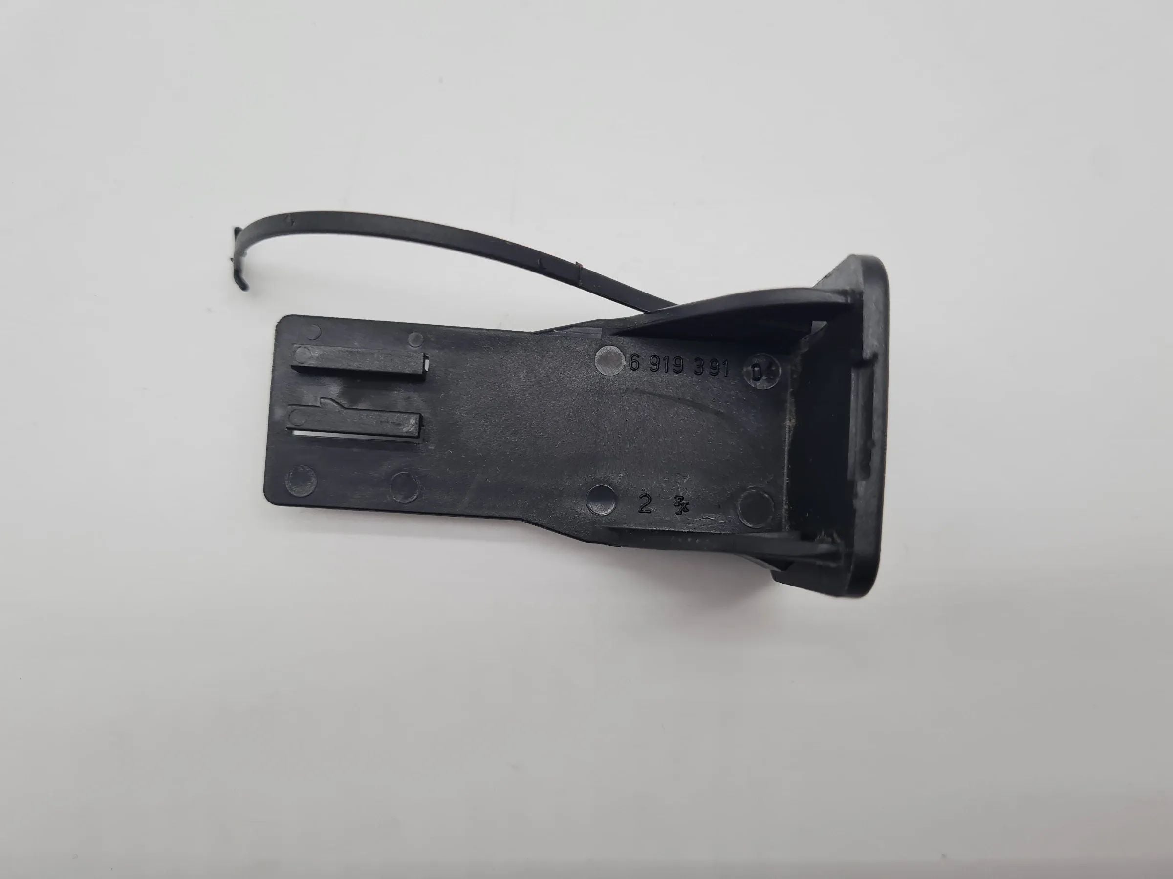 Original BMW 3er (E90/E91) Deckel Abdeckung Flashadapter Links 6919391