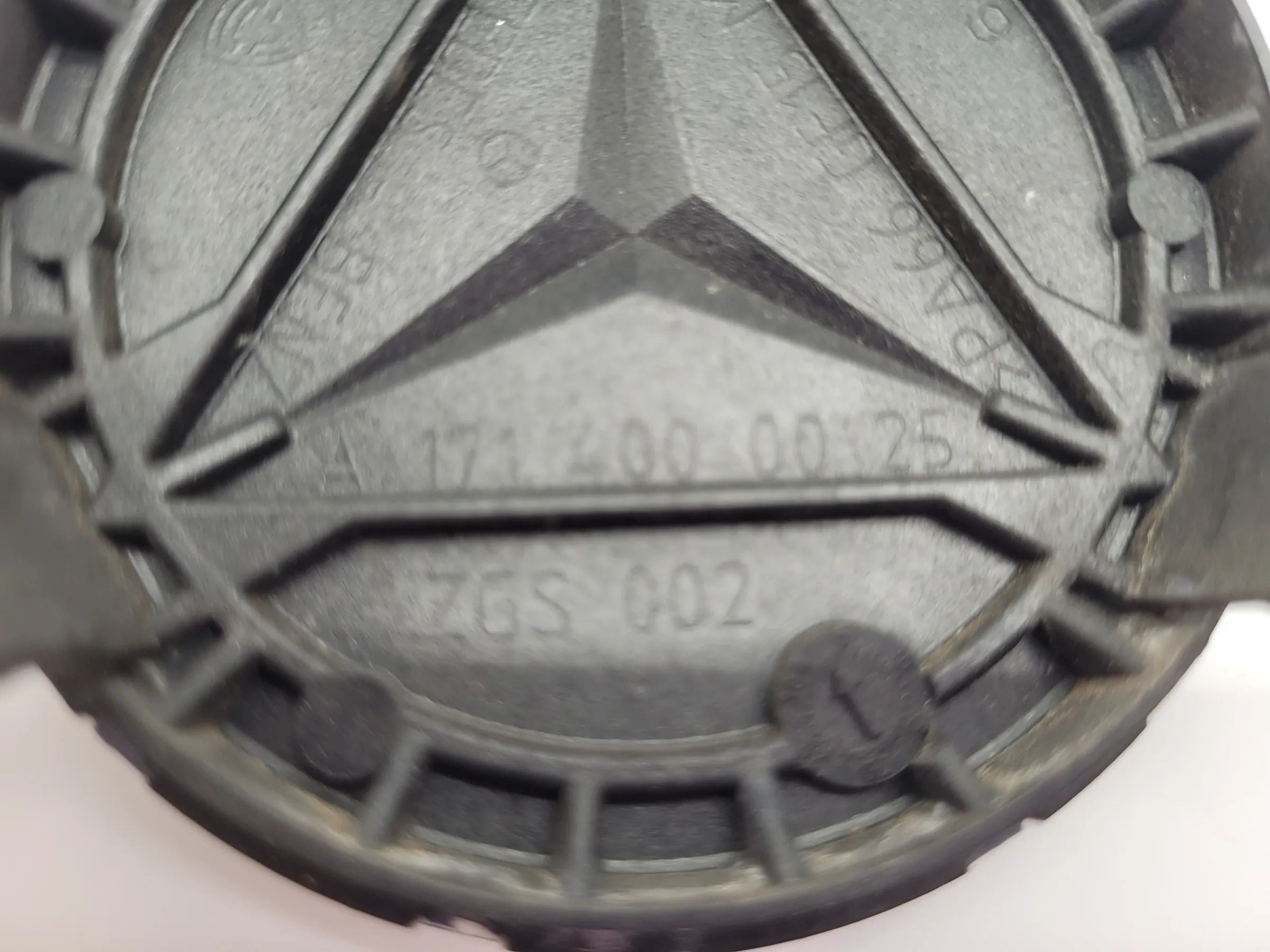 Original Mercedes-Benz C-Klasse W205 Radkappe Nabendeckel A1714000025