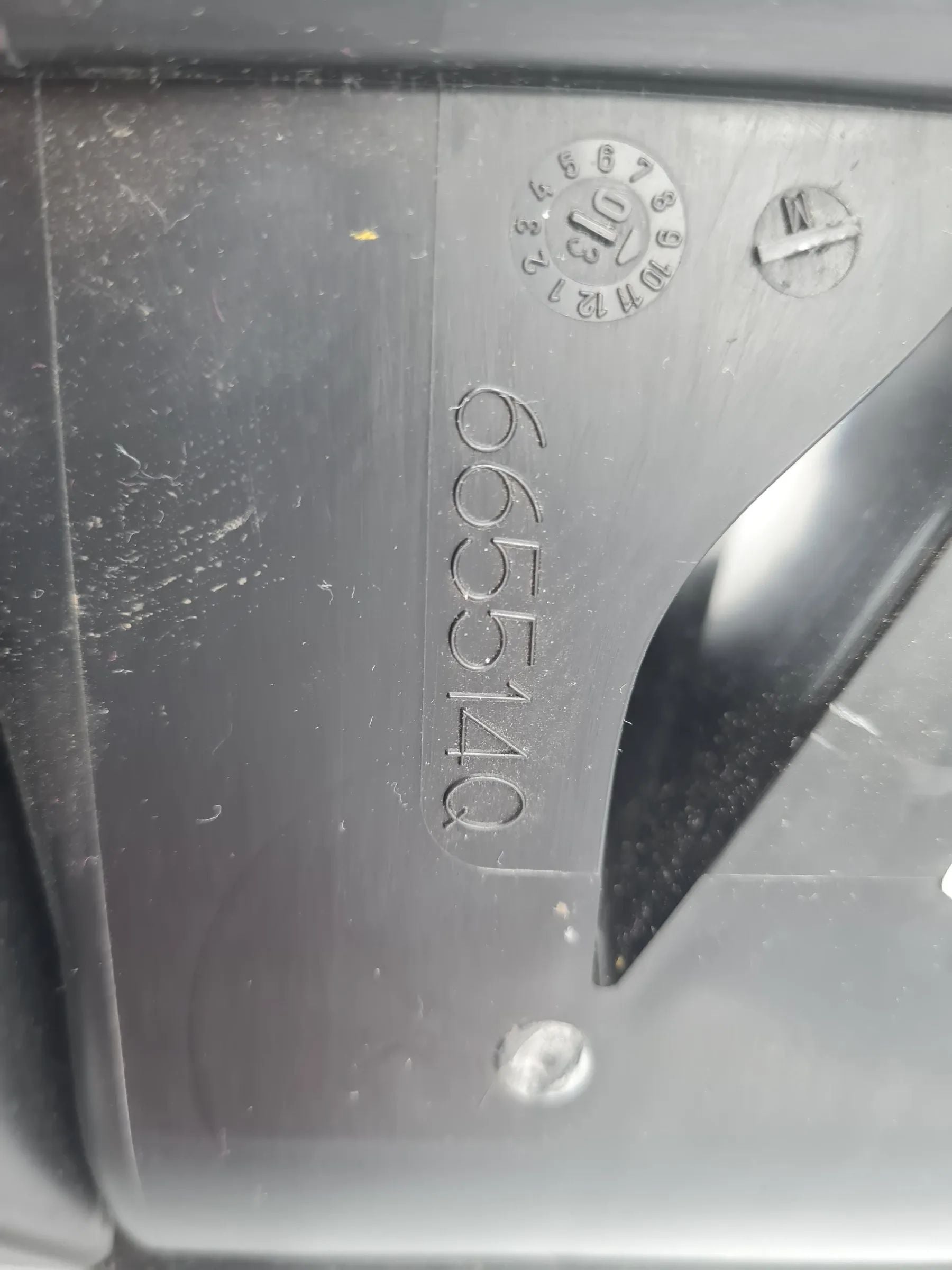 Original Audi A4 (8EC) Luftkanal / Luftsaugkanal 8E1819389