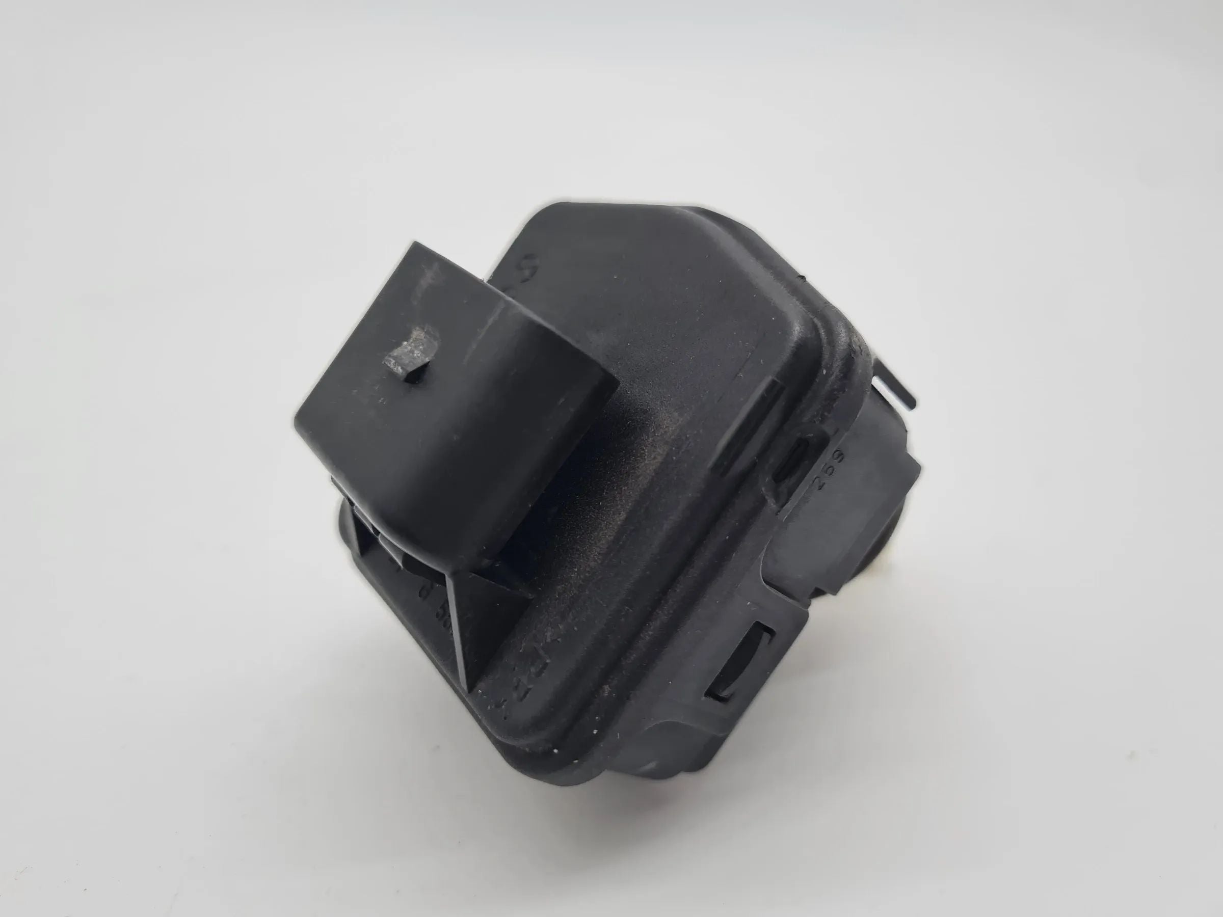 Original Audi A 3 (8L) Stellmotor Scheinwerfer LWR L/R 8L0941295 / 007 282-13