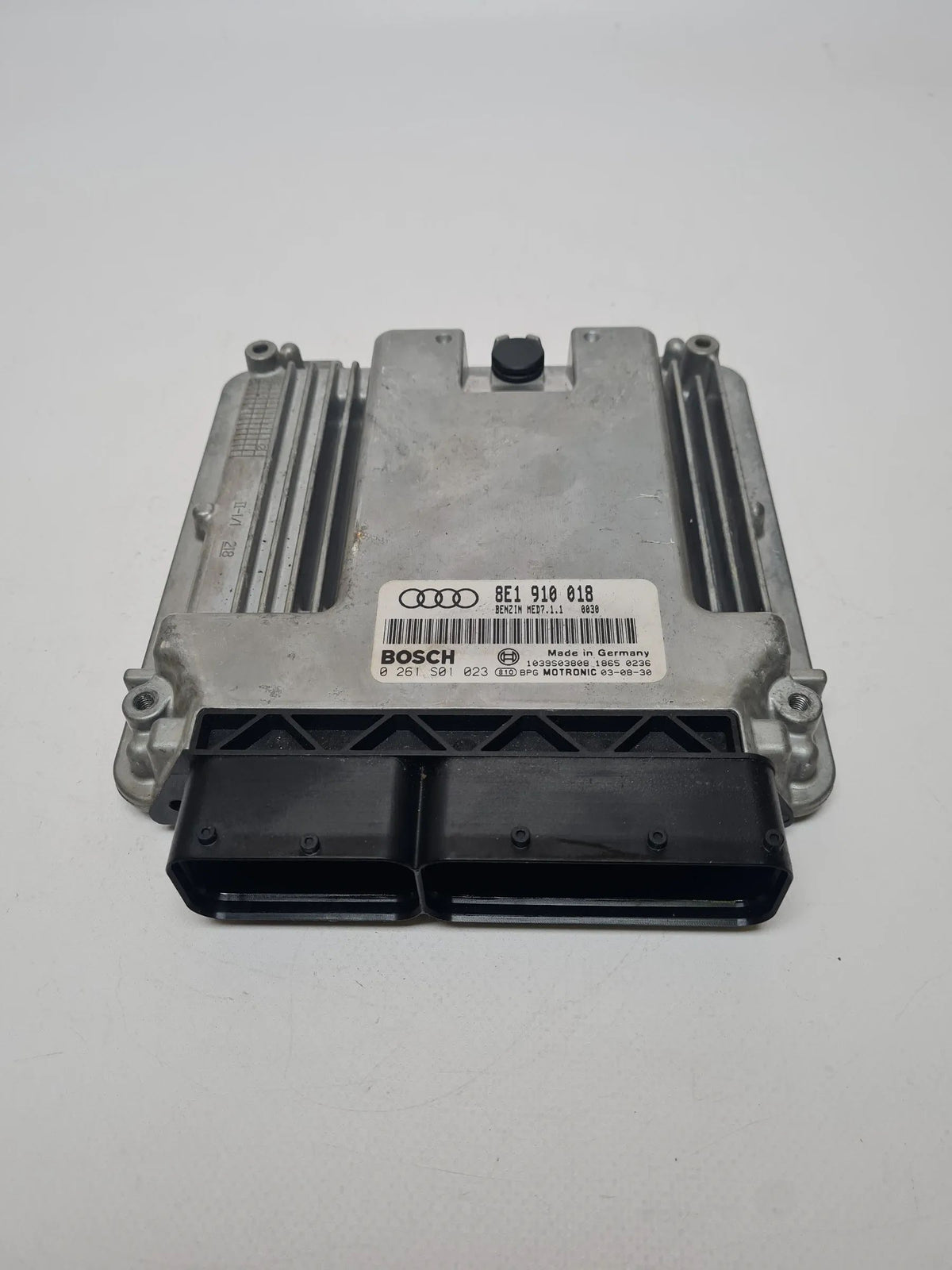 Original Audi A4 (8E/B6) Steuergerät Motor AWA 8e1910018