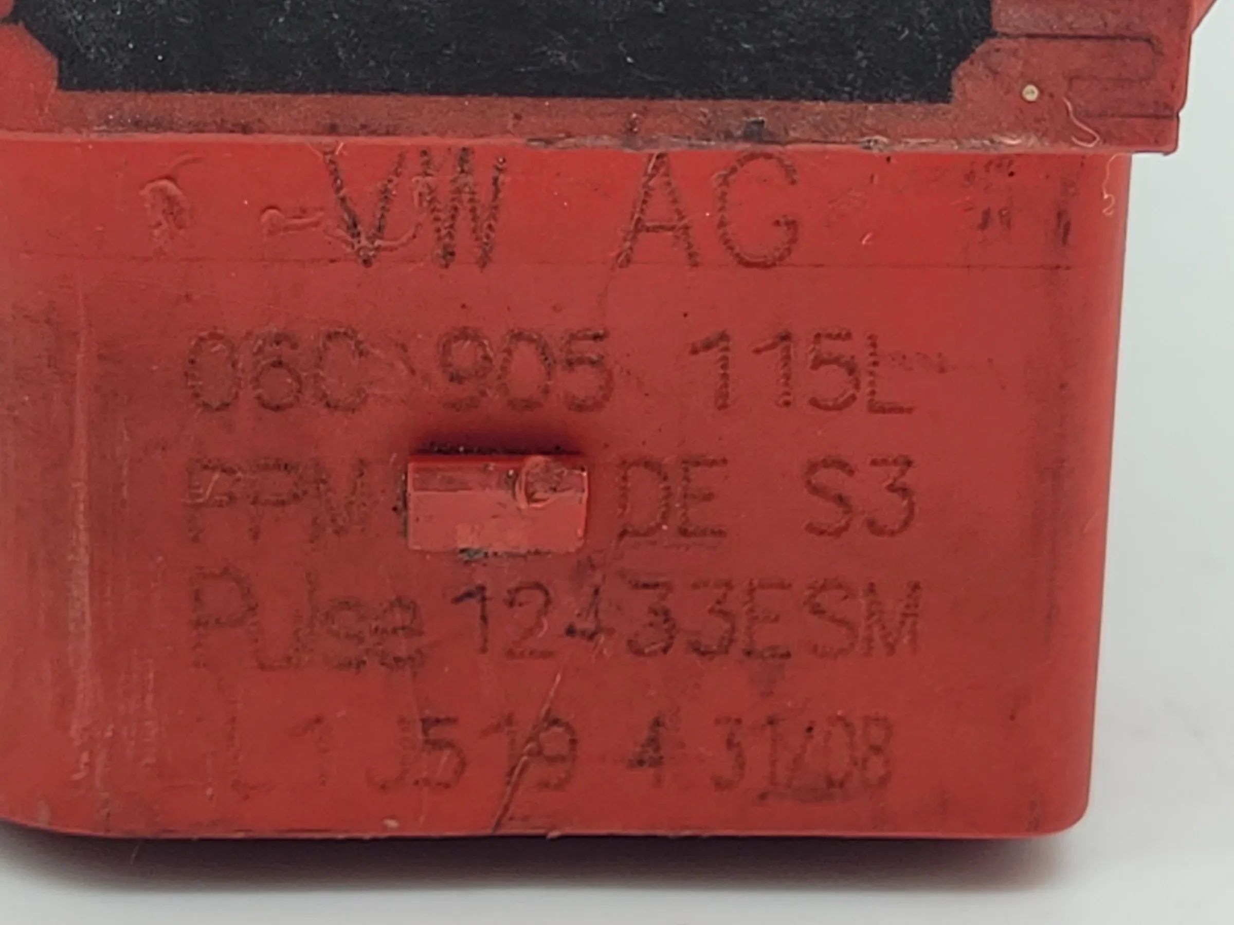 Original Audi A4 (8E2) Zündspule 060905115L