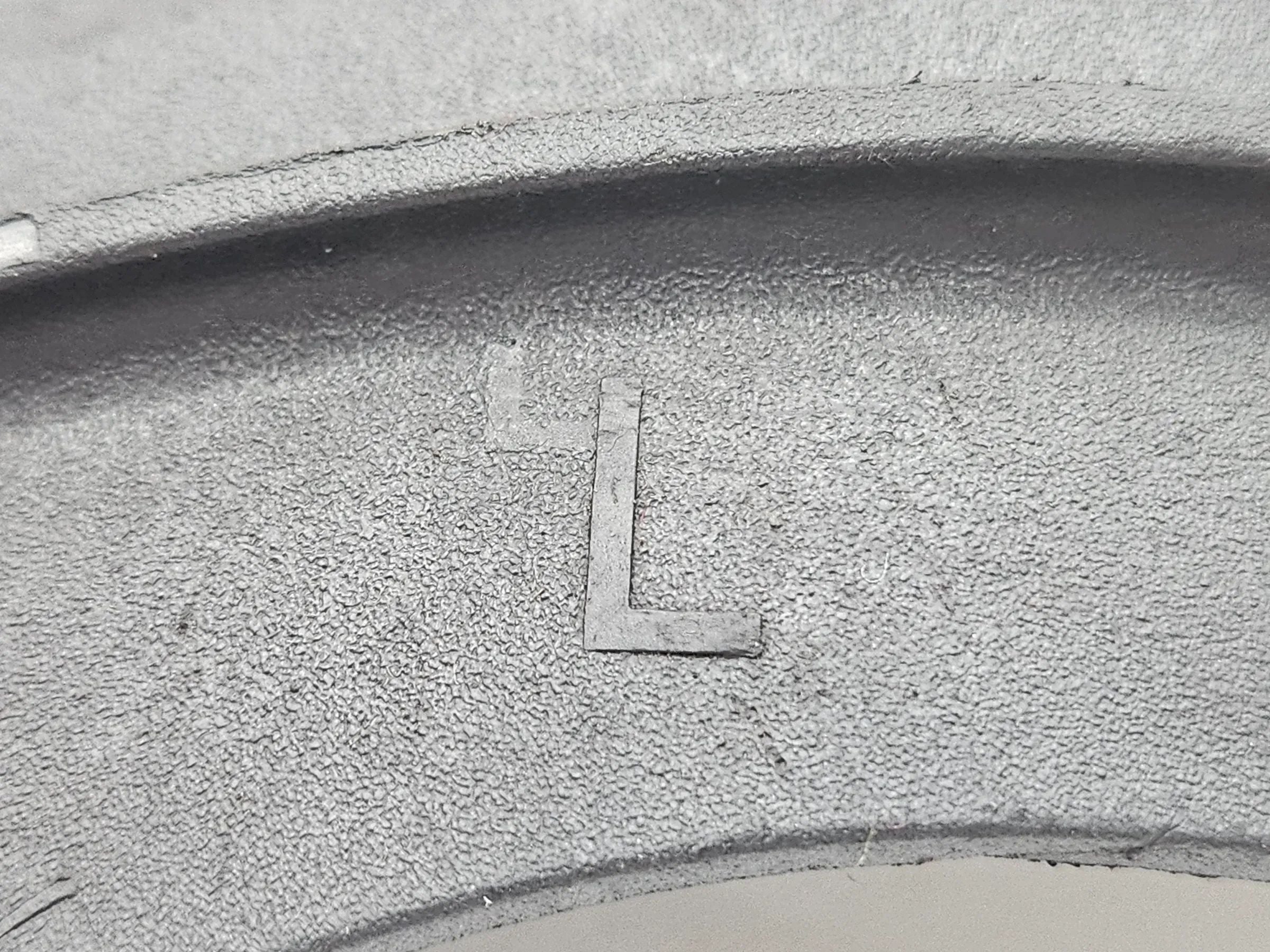 Audi A4 S4 B6 B Seitenspoiler Kotflügel Abschluss Schmutzfänger links 8E0853887A