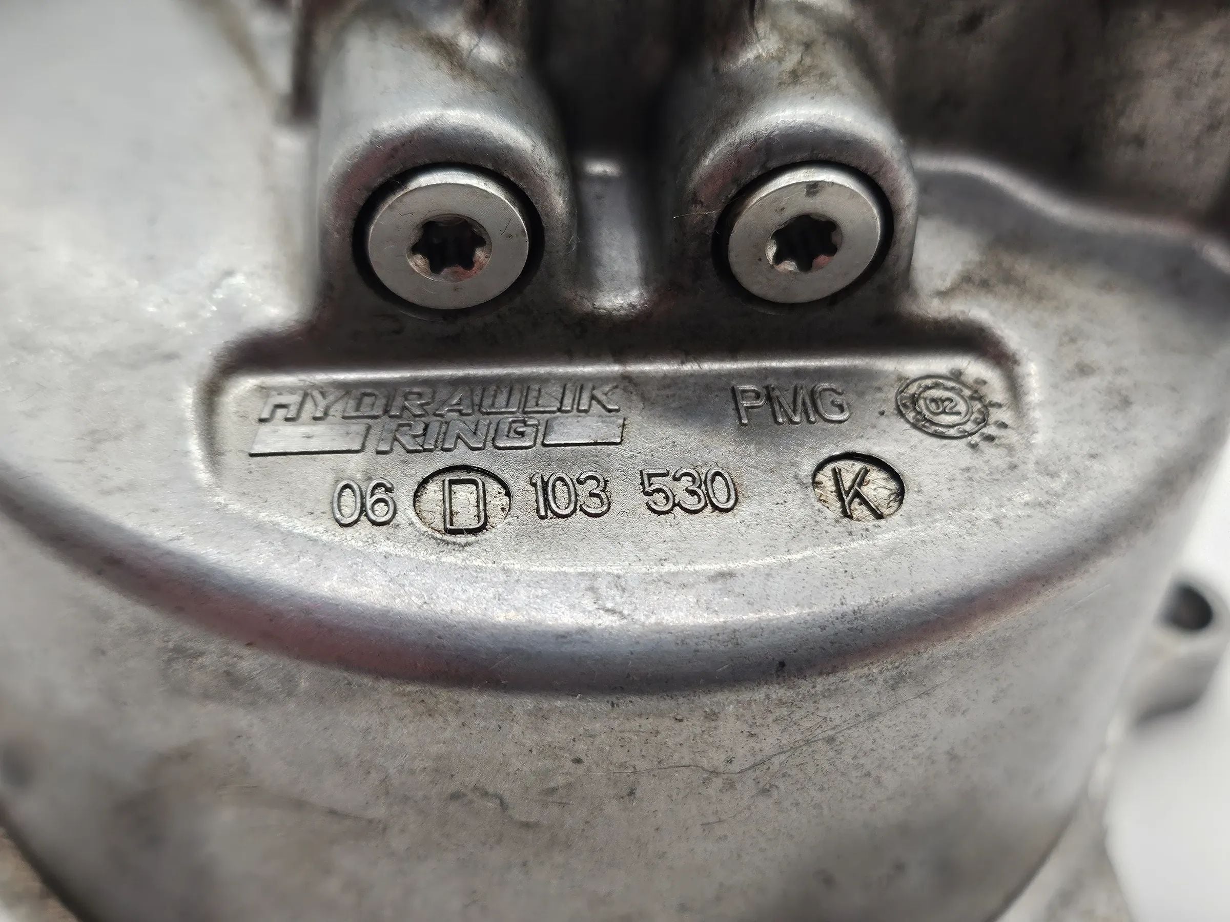 Audi A4 B6 2,0 FSI  AWA Gehäuse Nockenwelle Nockenwellenversteller 06D103530K