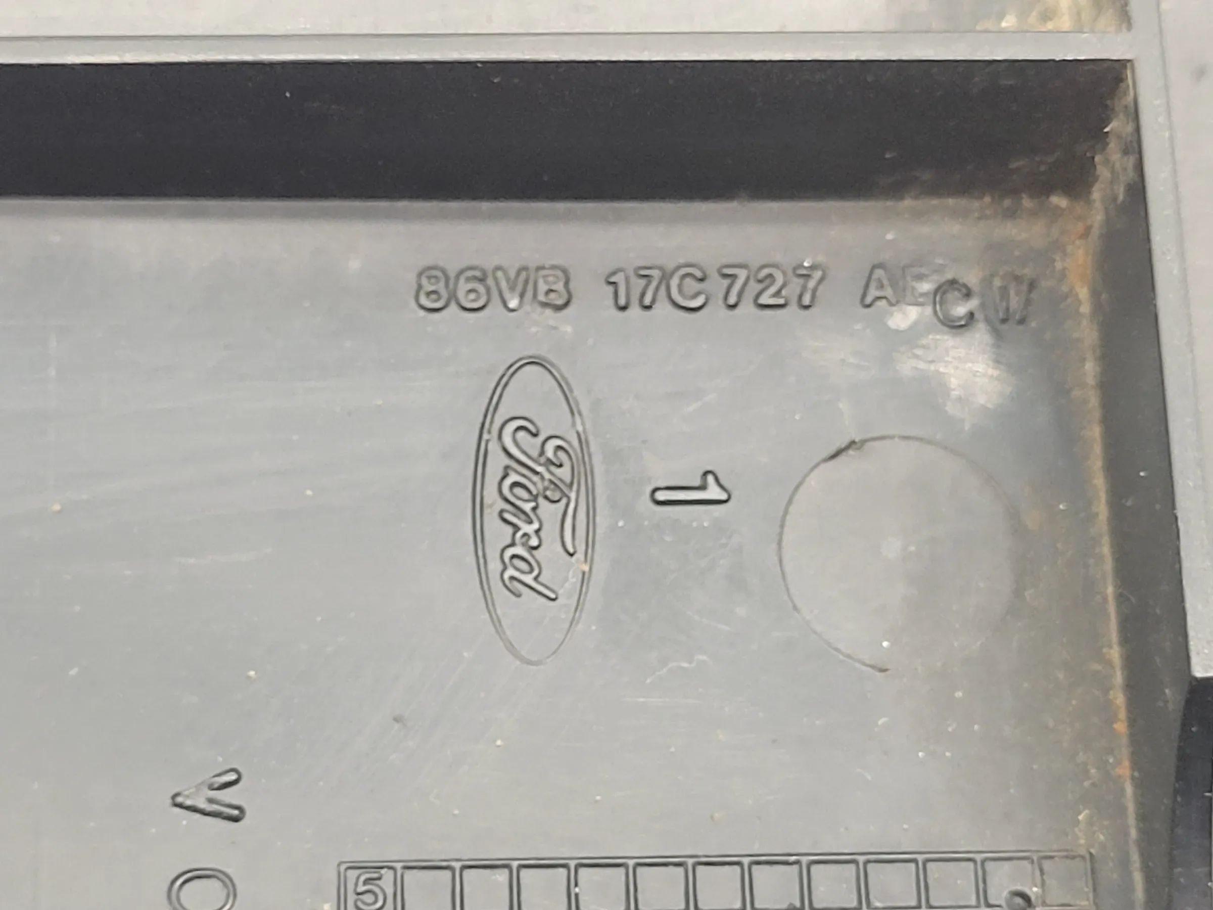 Original Ford Transit Abdeckung / Zierleiste 86VB-17C727-ACW