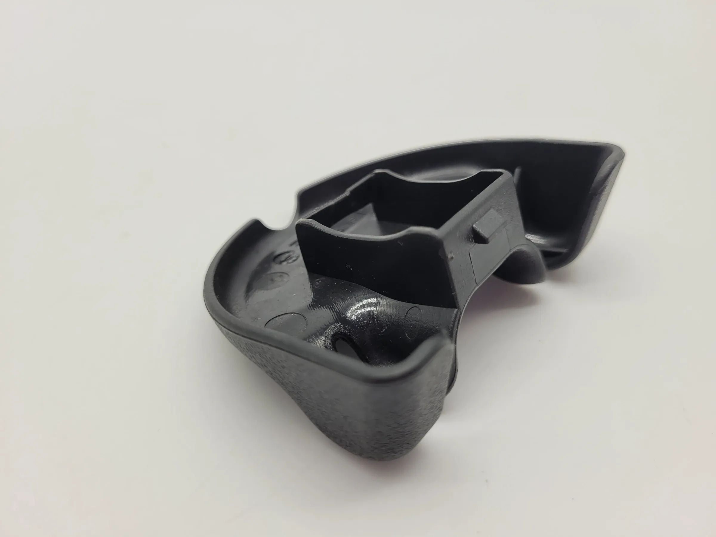 Original Mercedes-Benz C-Klasse (W203) Gurt Abdeckung Rechts A2039220030