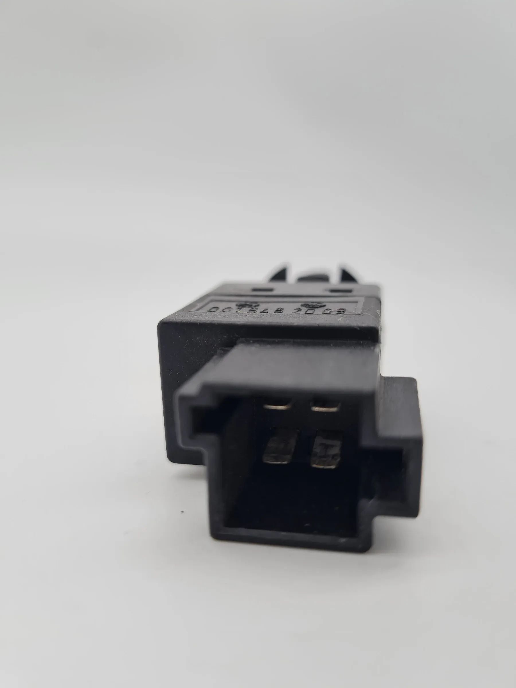 Original Mercedes Benz A-Klasse (W168) Bremslichtschalter A0015452009