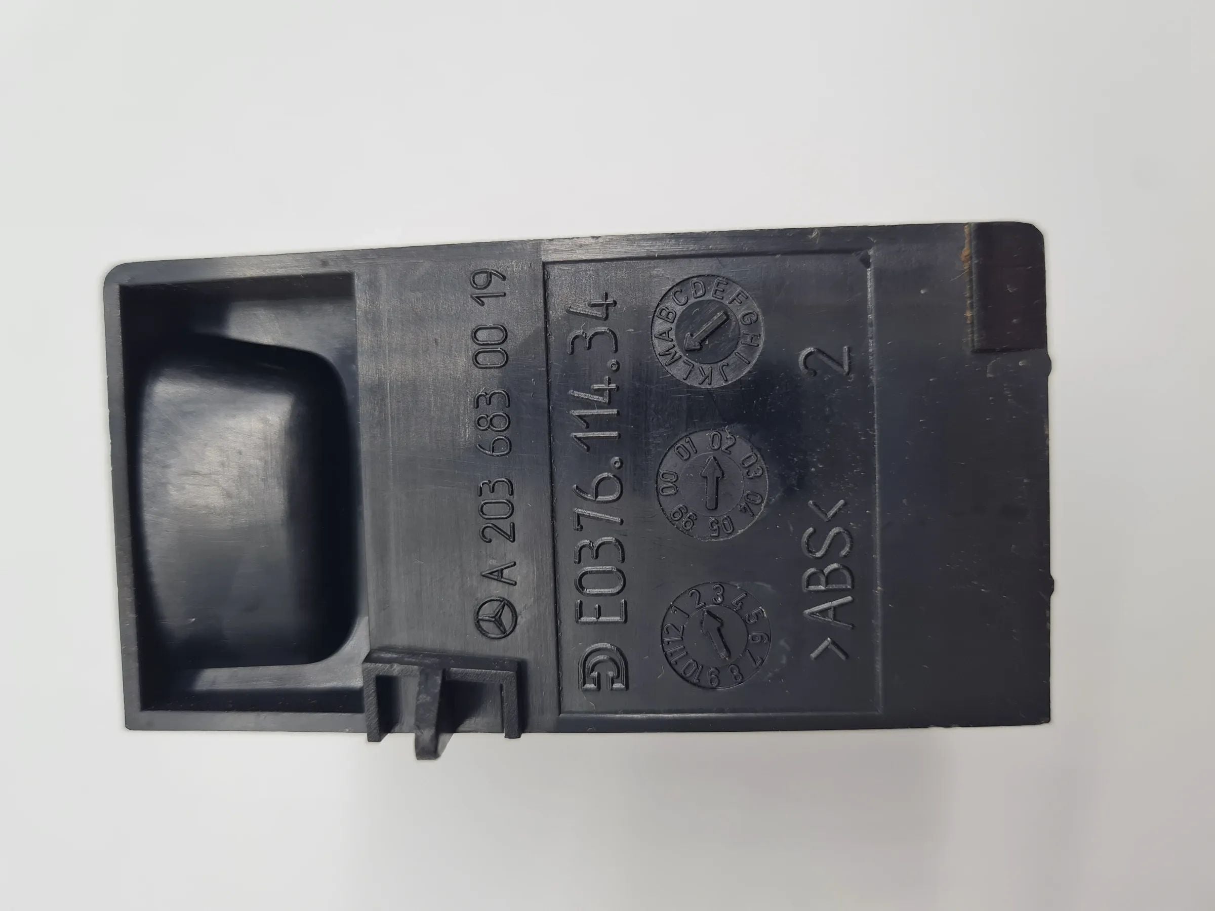 Original Mercedes-Benz C-Klasse (W203) Ablagefach Mittelkonsole A2036830019