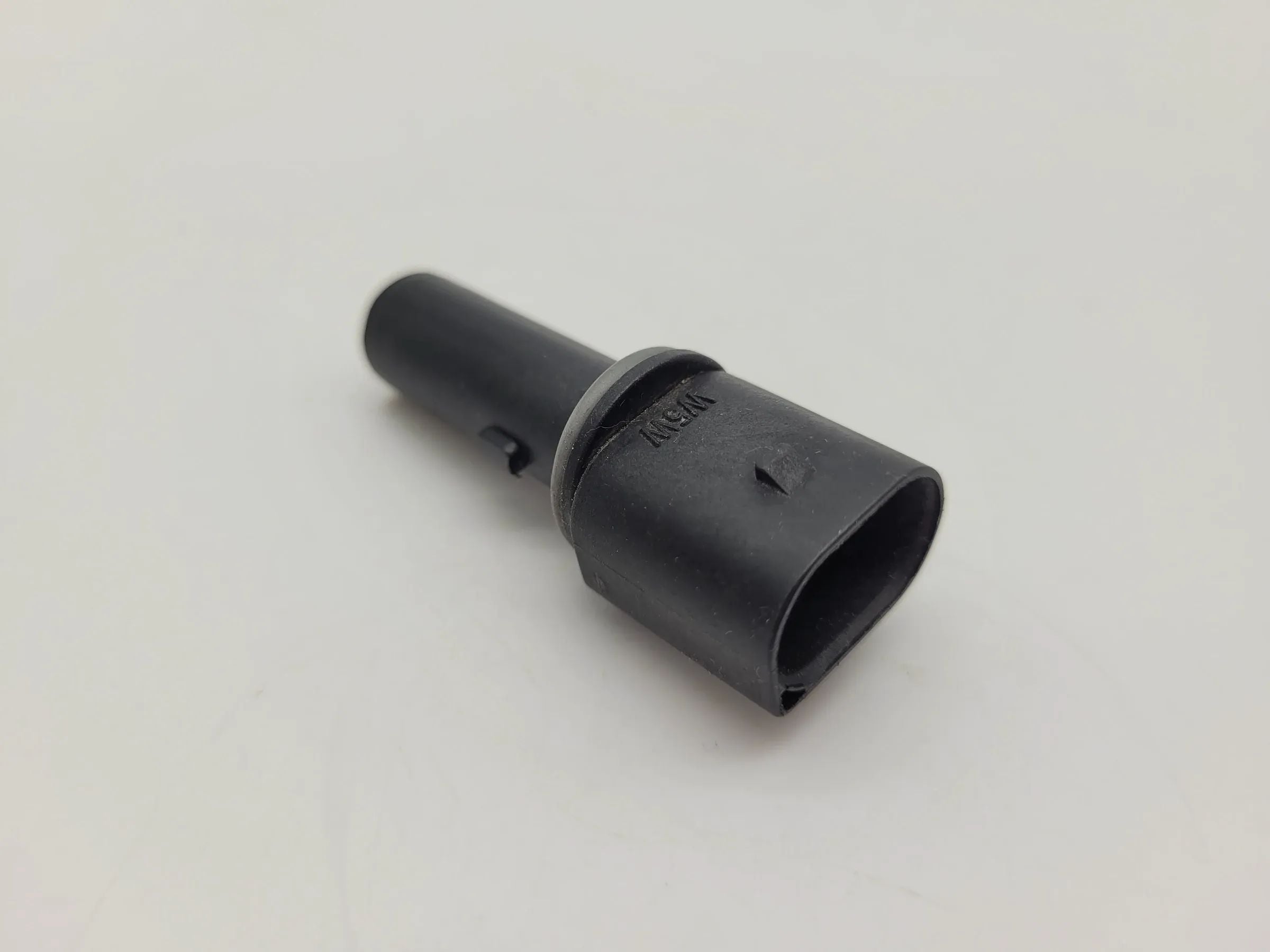 Original BMW 3er (E46) Lampenfassung Standlicht L/R 63.12-6 910 955 / 56