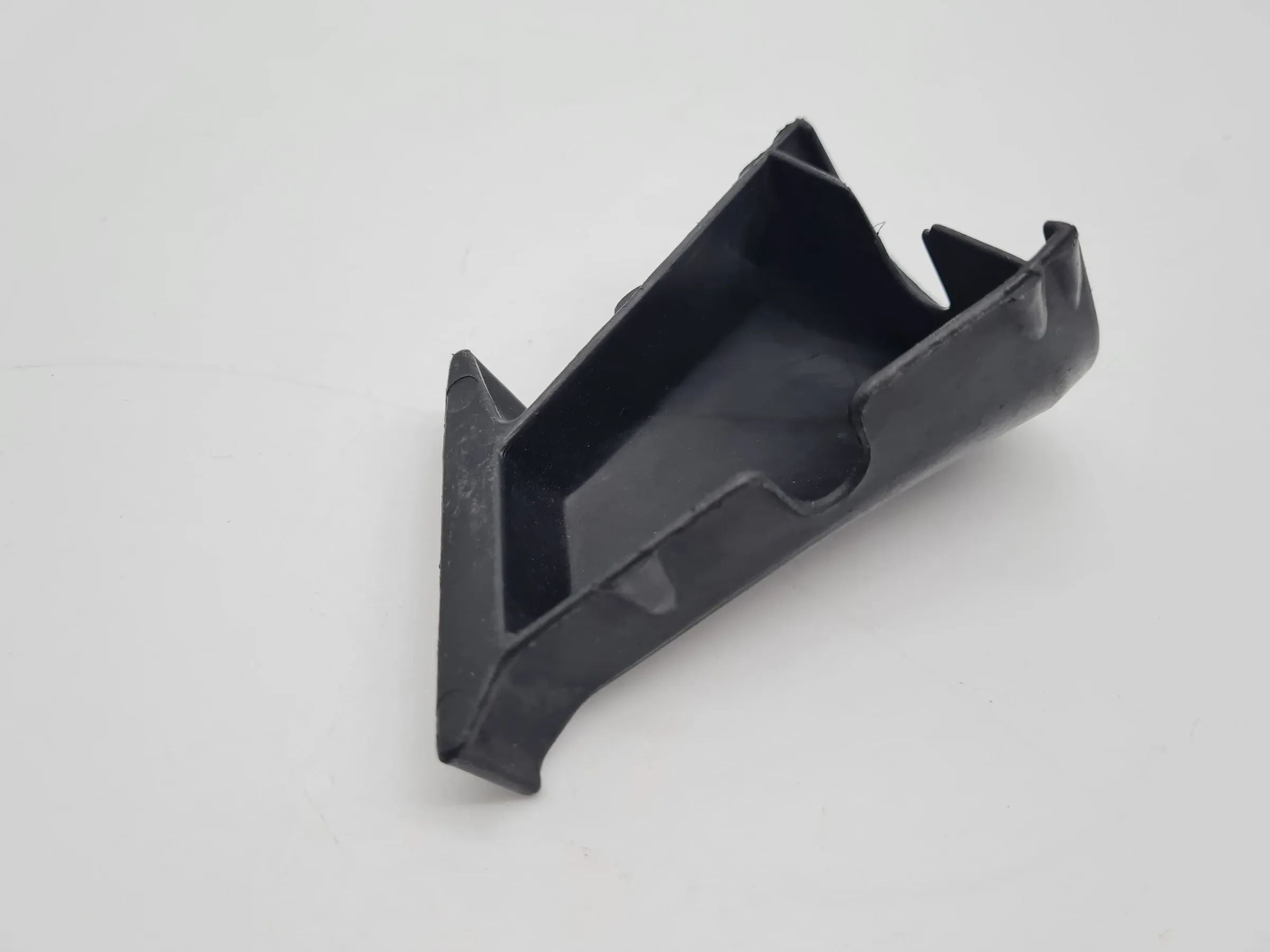 Original VW Golf IV 4 (1J1/1J5) Untere Stoßfänger-Halterung 1J6807448A