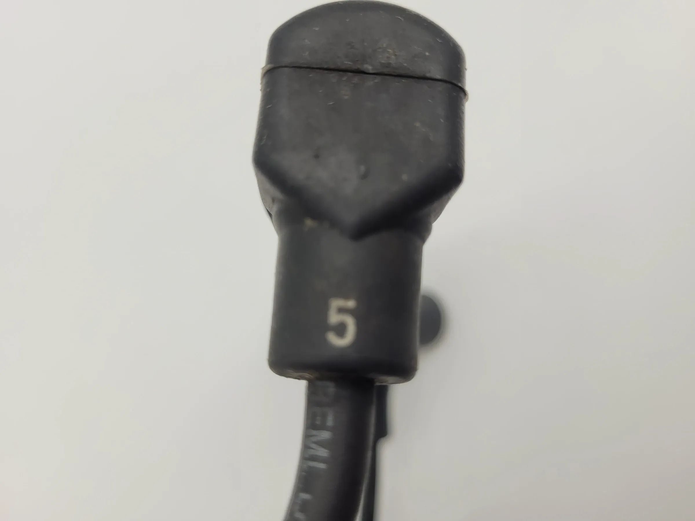 Original Audi A4/A6 VW Passat Zündkabel Zylinder 5 06A035255A / 13299/5