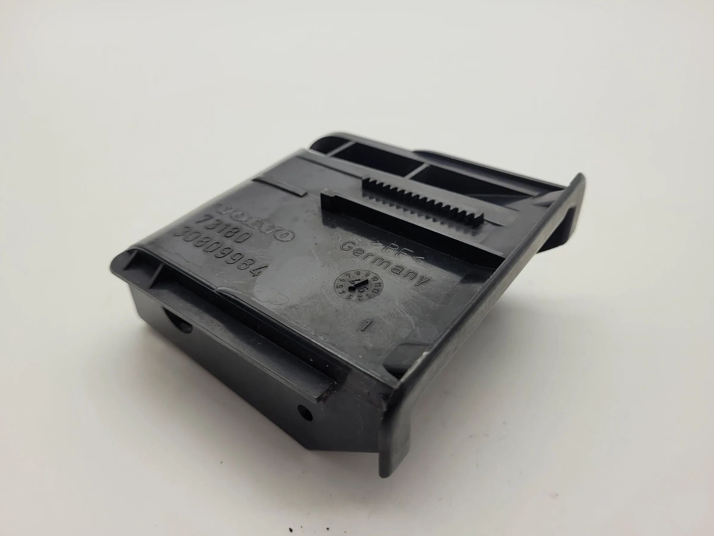 Original Volvo V40 (645) Aschenbechereinsatz 30809984