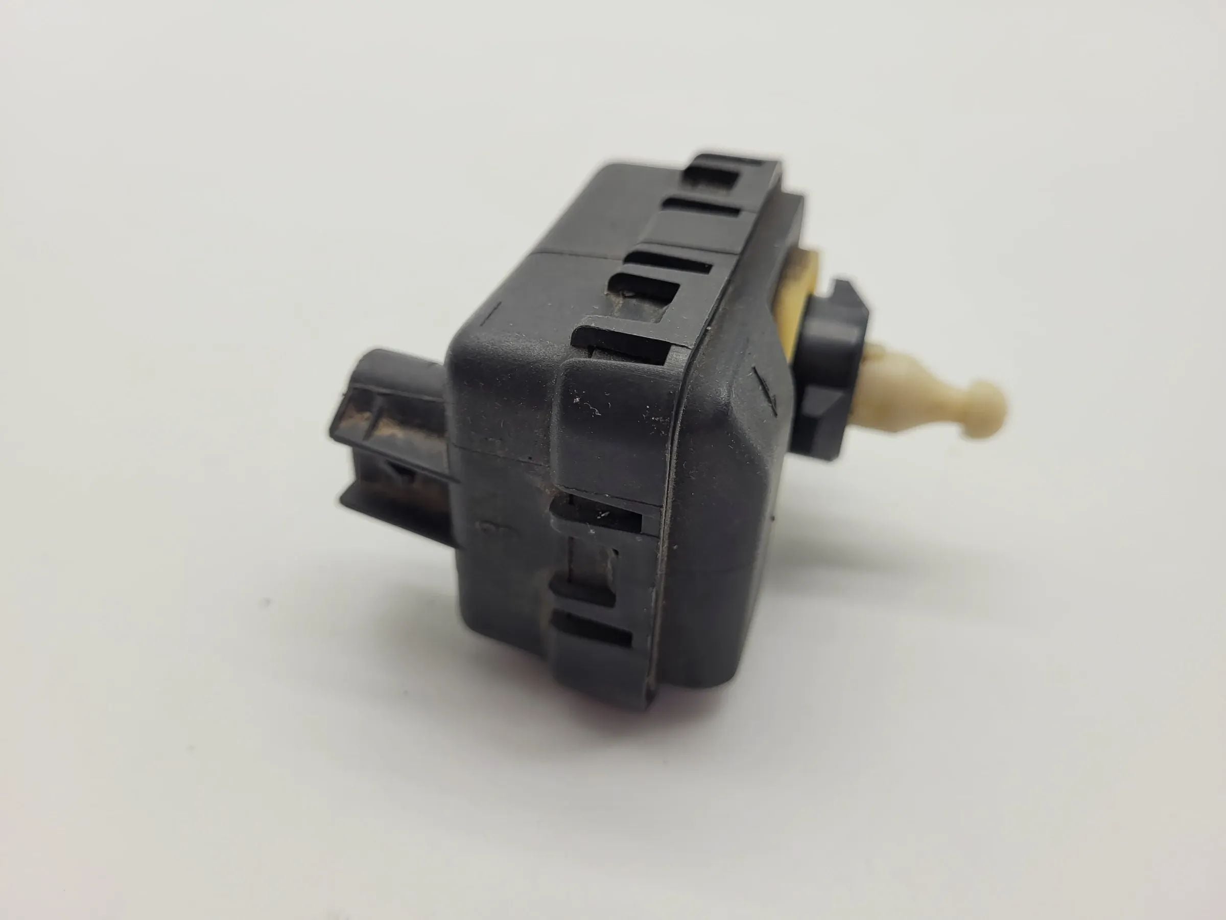 Original Opel Agila A (H00) Scheinwerfer Stellmotor LWR L/R (09210934/35)