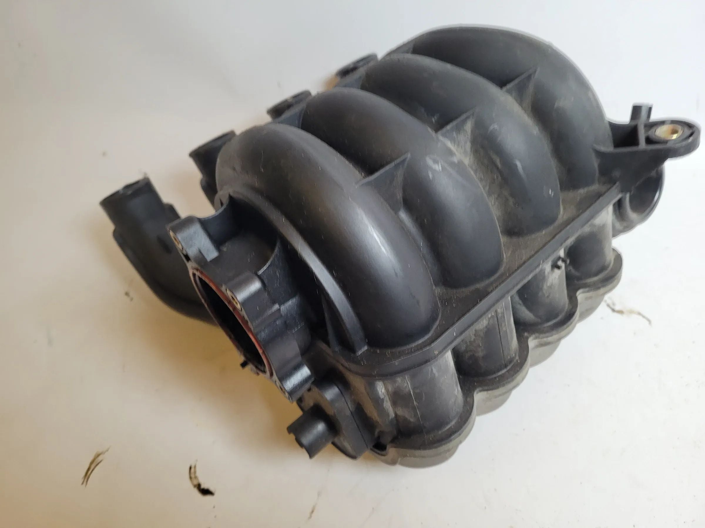 Audi A4 8E/B6/B7 Ansaugbrücke Ansaugkrümmer 06D133210D Original