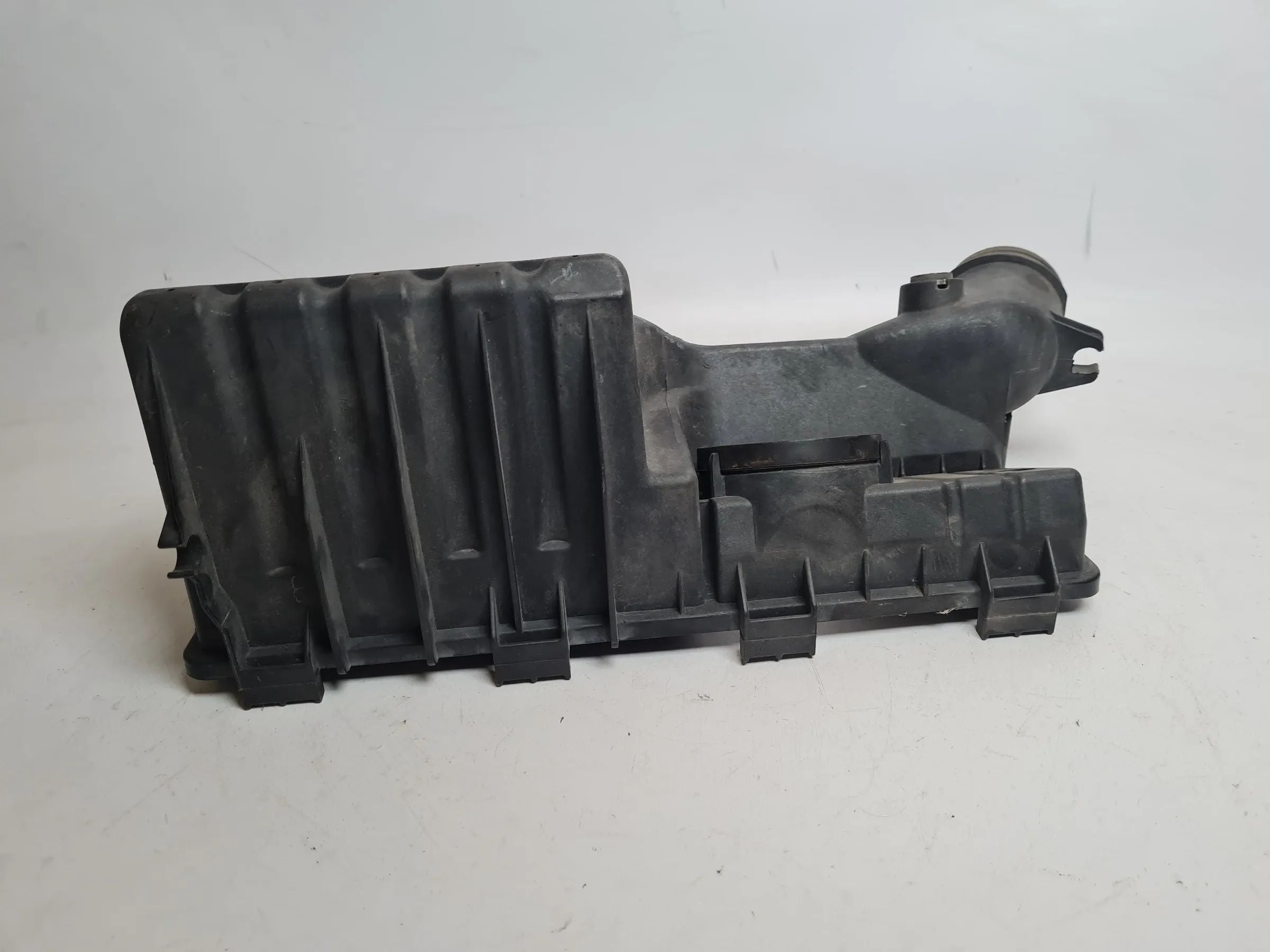 Seat Ibiza III 6L1 Luftfilterkasten Teil Links 036.183.F Original