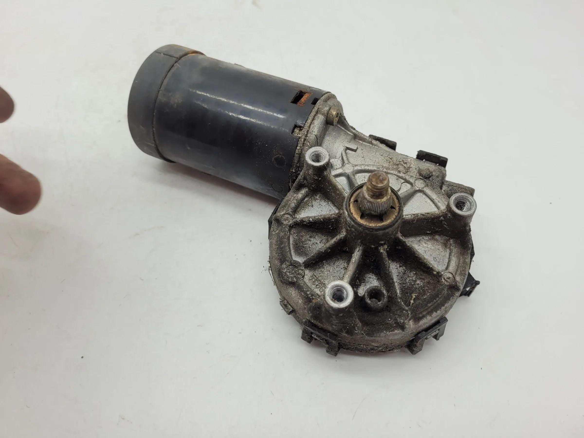 Original Mercedes-Benz E-Klasse (W210) Wischermotor Vorne 0390241420