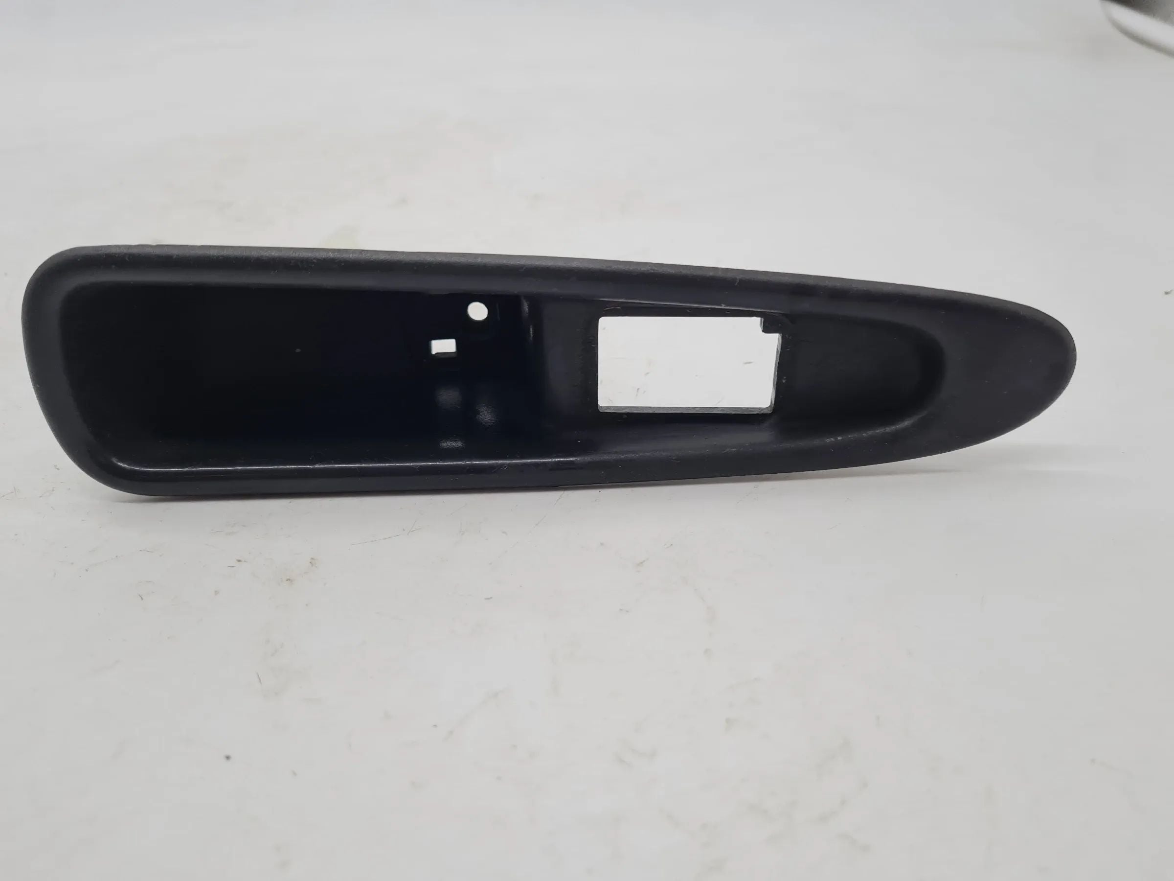 Volvo V40/S40 (644/645) Fensterschalter Schale Vorne Links 821424 Original