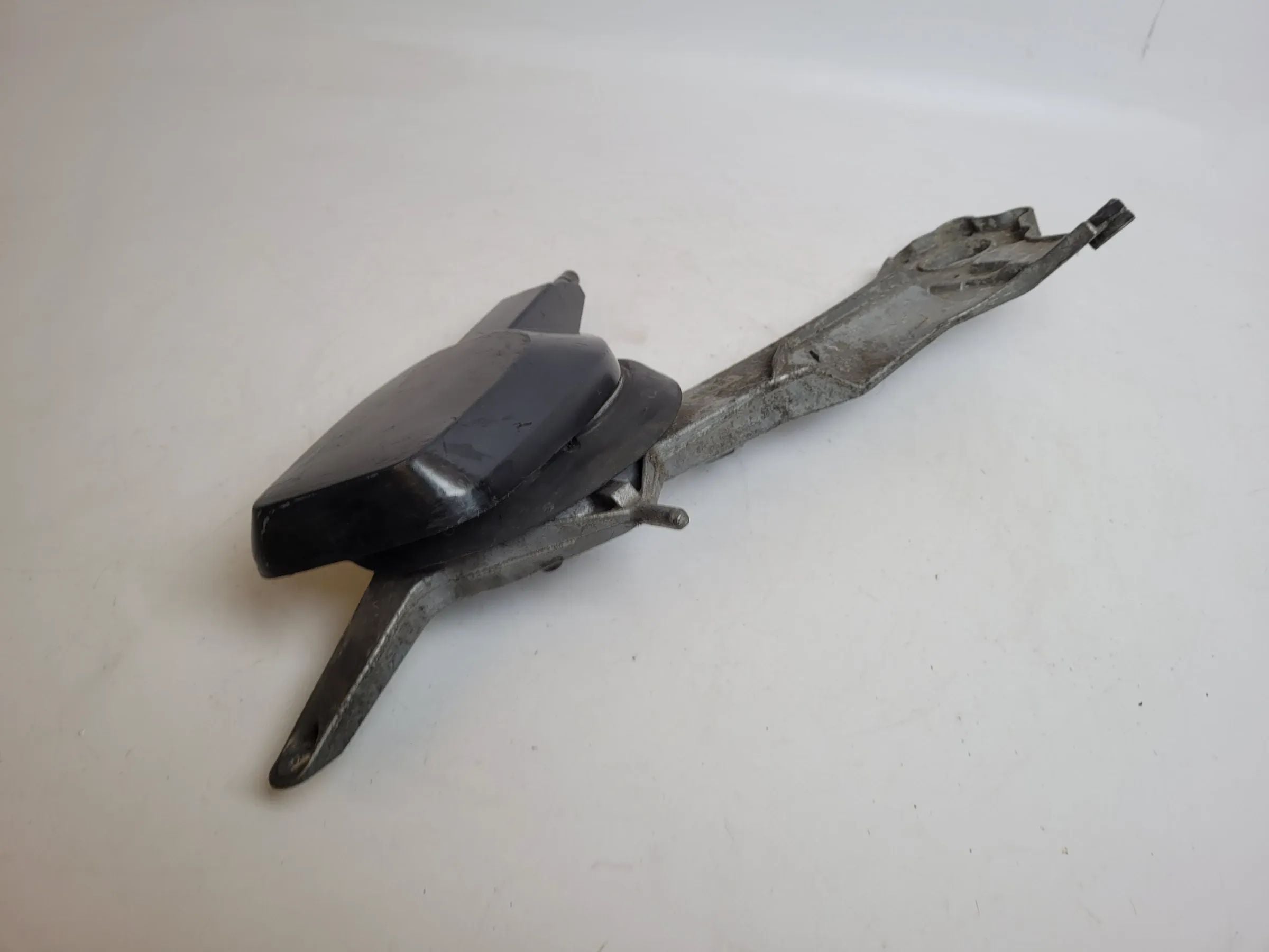 Original Mercedes-Benz C-Klasse Wischergestänge Wischermotor Vorne A2028202108
