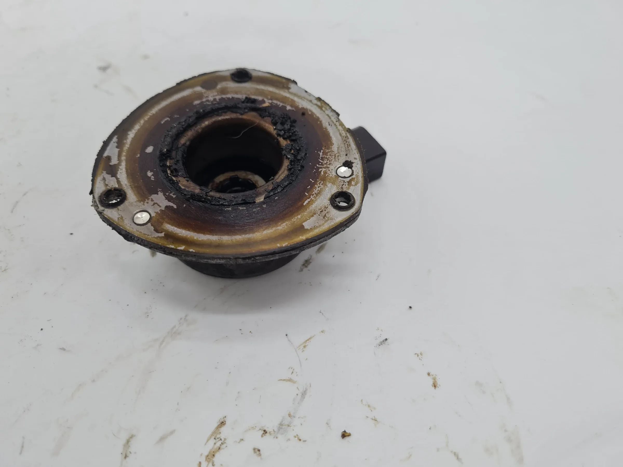 मूल मर्सिडीज़ C-क्लास CL203 सेंट्रल मैगनेट, कैमशाफ्ट एम्प्लीफायर A1110510177