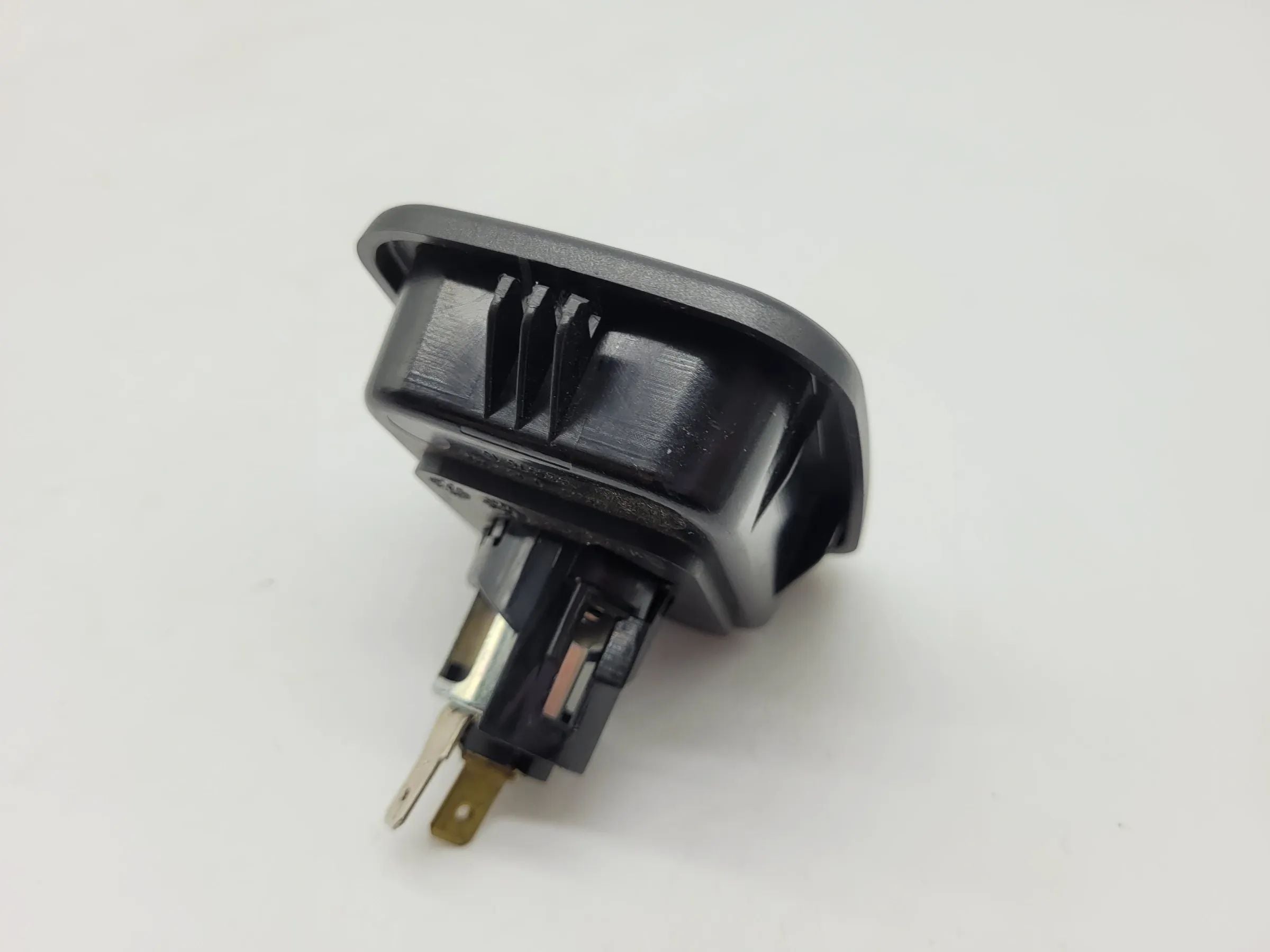 BMW 3er E90/E91 12V Bordspannung Steckdose Kofferraum 51.47-7143111 Original