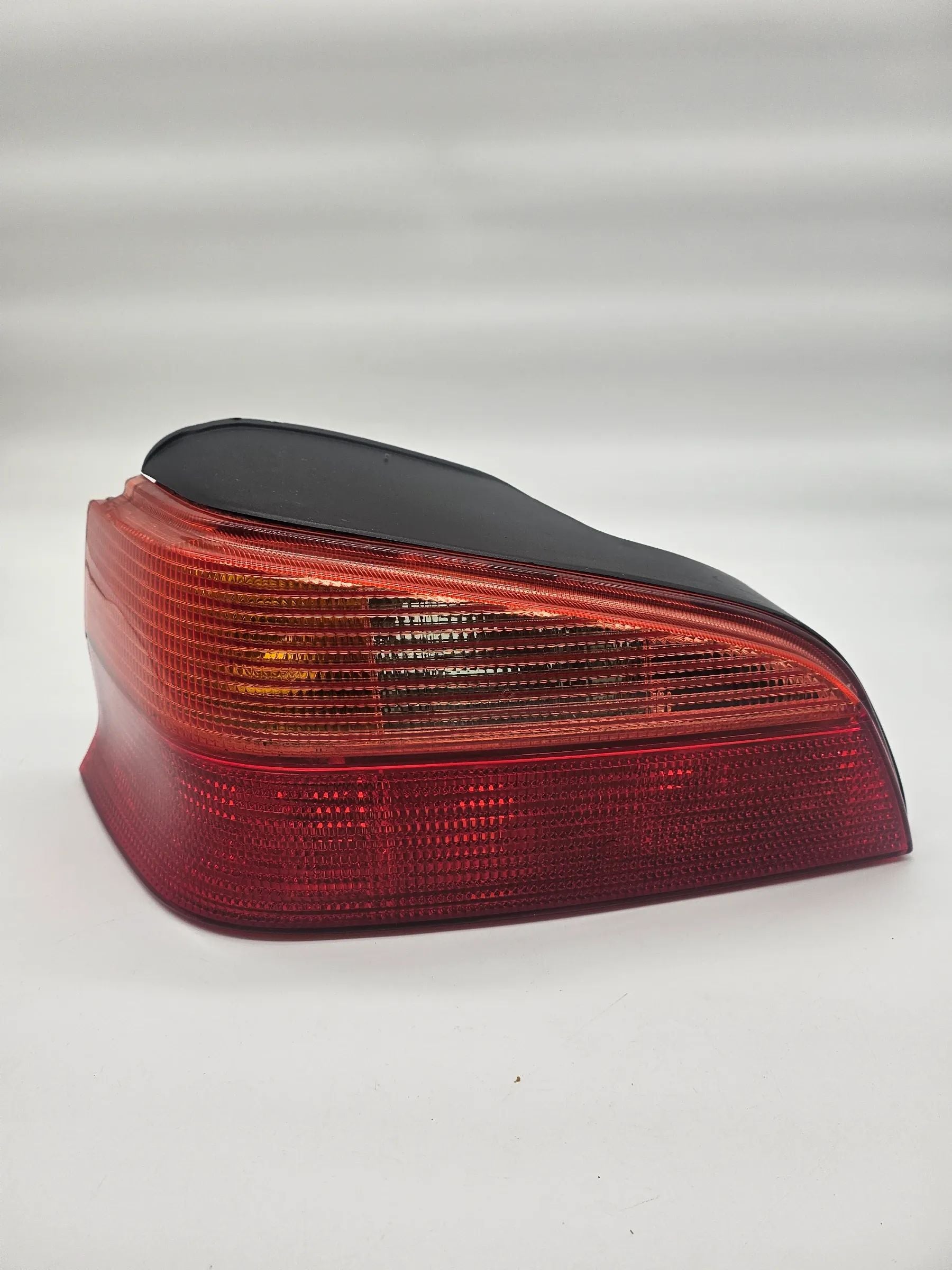 Achterlicht achterlamp voor Peugeot 106 II 5-deurs 1996 - 2004 links TYC